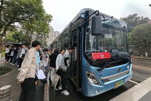 还剩11场！字母哥本赛季已得到2023分 刷新个人单赛季纪录！